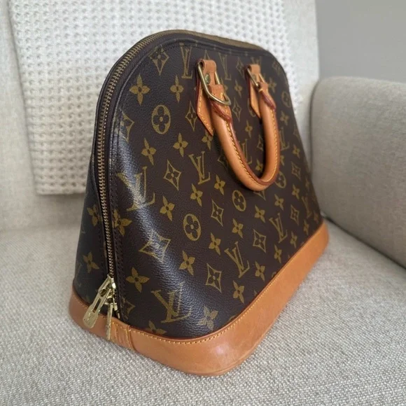 Louis Vuitton Alma PM - Picture 2 of 16
